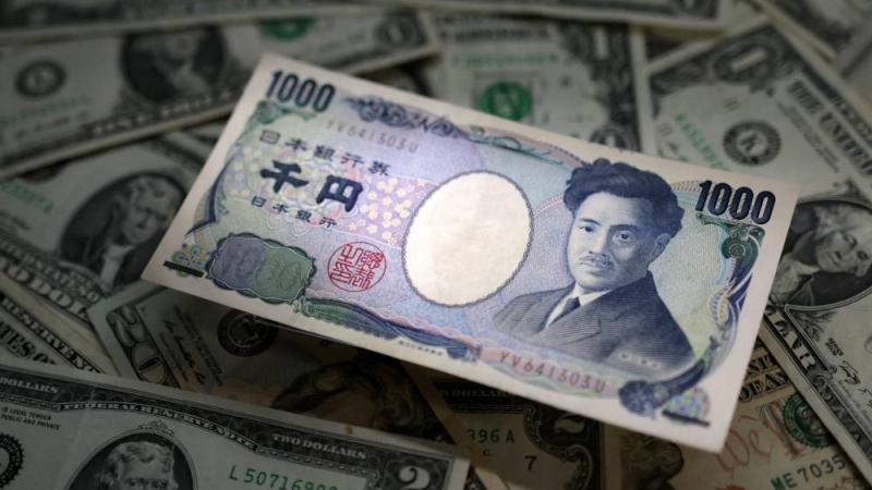 الدولار يرتفع والين يستقر قبل اجتماعي «الاحتياطي الفيدرالي» وبنك اليابان