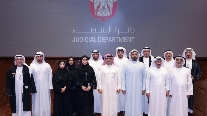 13 من كتاب العدل الخاص الجدد يؤدون اليمين القانونية أمام وكيل دائرة القضاء في أبوظبي