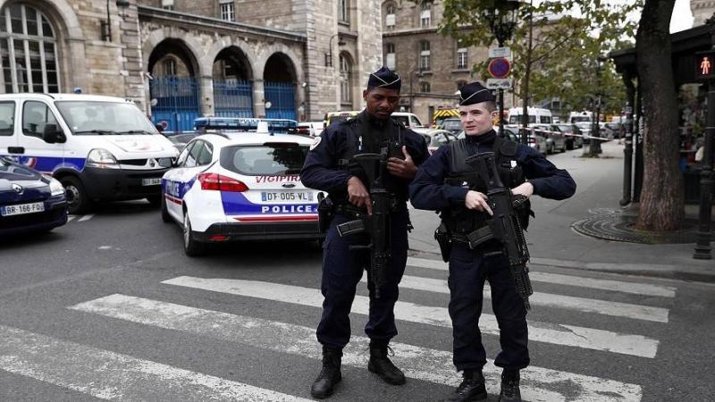 اعتقال 9 أشخاص بعد مهاجمة مركز شرطة في ضواحي باريس