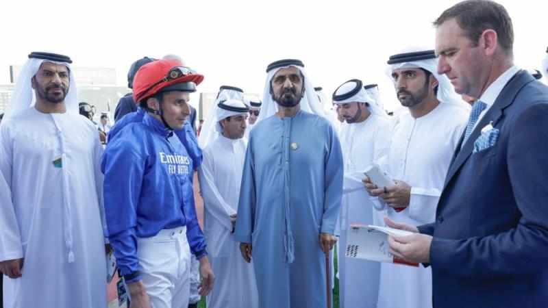 محمد بن راشد وحمدان بن محمد يتابعان منافسات كأس دبي العالمي