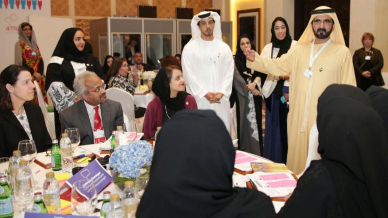 محمد بن راشد: فخور بابنتي منال وقيادتها الناجحة لمجلس الإمارات للتوازن بين الجنسين