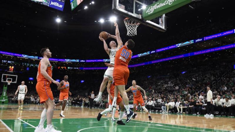 سلتيكس يضمن أفضلية اللعب على أرضه في الـ «بلاي أوف»