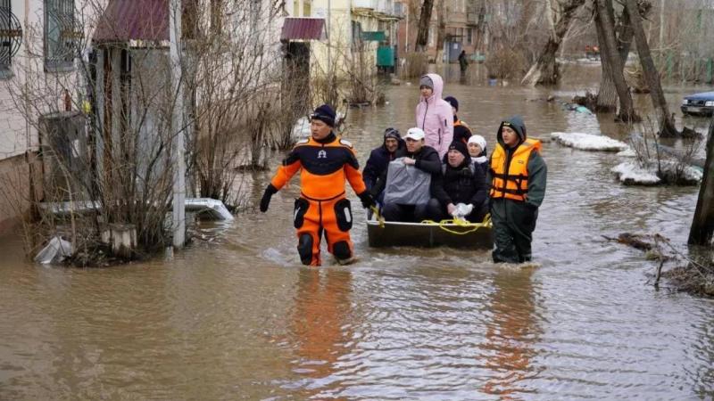 إجلاء أكثر من 108 آلاف في كازاخستان بسبب الفيضانات