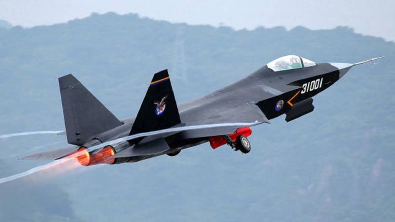 تايوان ترصد 21 طائرة عسكرية صينية في محيطها