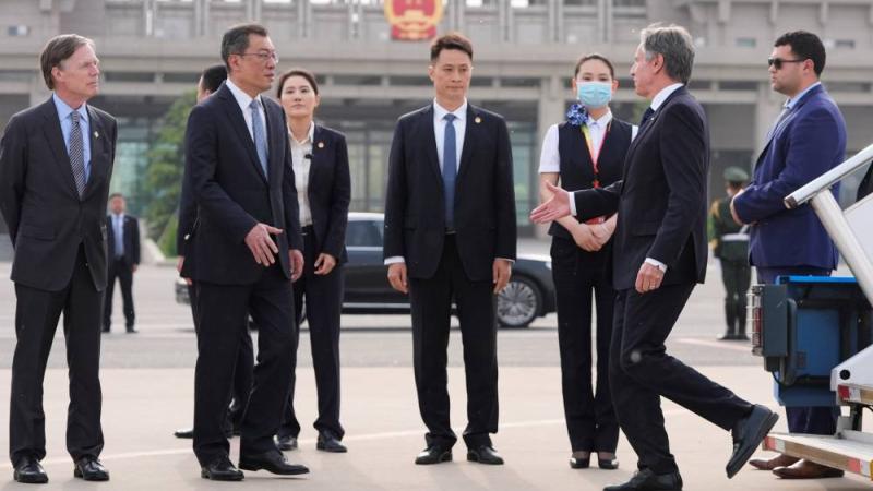 بلينكن يدعو الولايات المتحدة والصين إلى مواجهة الخلافات «بمسؤولية»