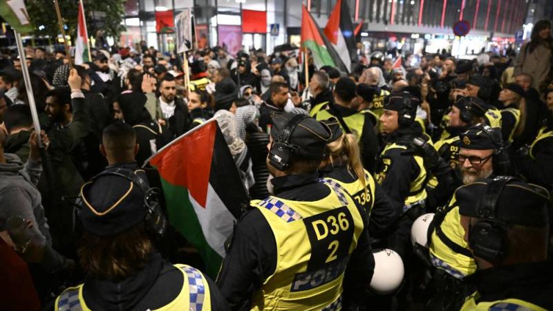 إسرائيل تتأهل لنهائي مسابقة يوروفيجن وسط احتجاجات على مشاركتها