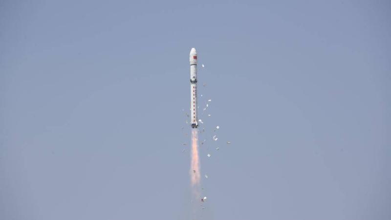 الصين ترسل أربعة أقمار صناعية إلى الفضاء