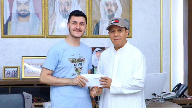 دبا الحصن يكرم اللجنة الإعلامية ويشيد بجهودها