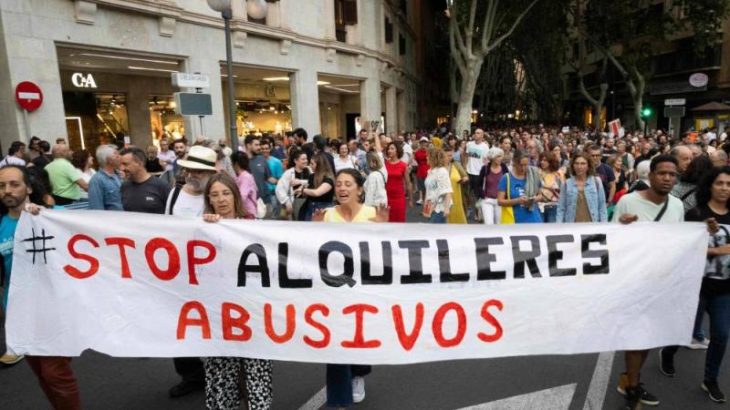 آلاف الإسبان يتظاهرون ضد السياحة المفرطة في مايوركا