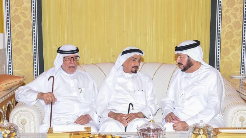 حاكم عجمان يقدم واجب العزاء في وفاة سعيد العتيبة
