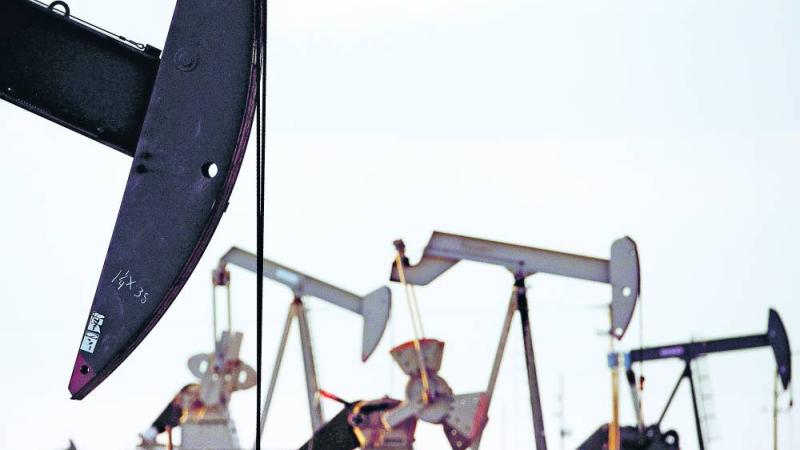 مضخات نفط في حقل بالقرب من لوفينغتون، نيو مكسيكو