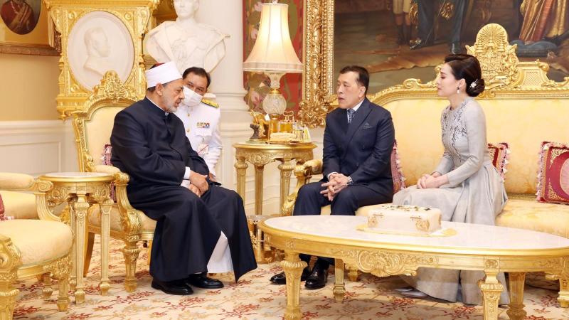 ملك تايلاند يستقبل الطيب.. ويشيد بالأزهر وجهود «حكماء المسلمين»