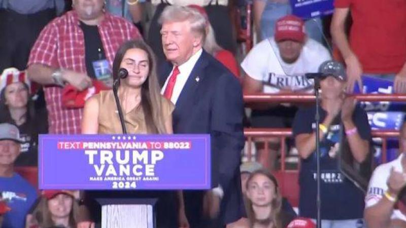 ترامب يتفاخر بـ«العبقرية الخجولة» التي أنقذت حياته