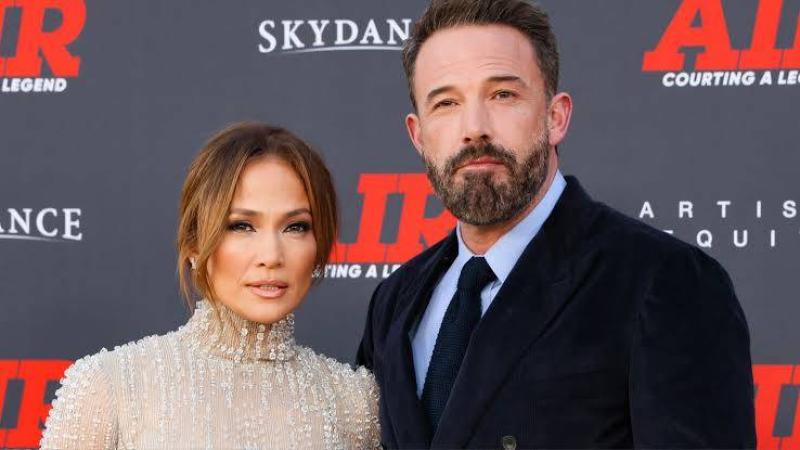 المغنية الأمريكية جينفير لوبيز والممثل بن أفليك 