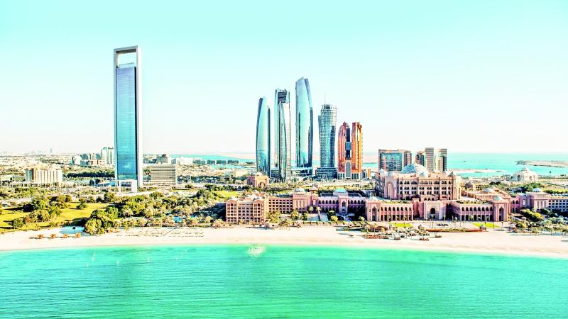 «سياحة أبوظبي» توقع 9 اتفاقيات تسويقية خلال «سوق السفر العالمي»
