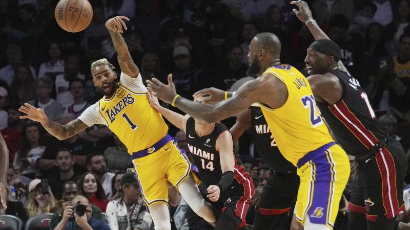 ليكرز يبحث عن حلول بعد خسارة «محرجة»