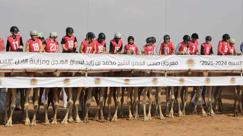 38 متسابقاً من 25 جنسية.. والذهب لبريطانيا والصين في ماراثون رحلة الهجن