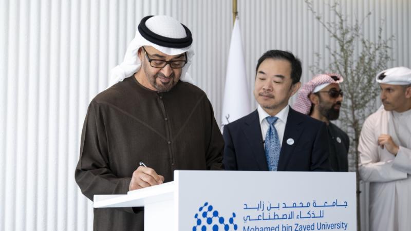 محمد بن زايد يزور جامعة محمد بن زايد للذكاء الاصطناعي