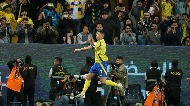 رونالدو يحتفل