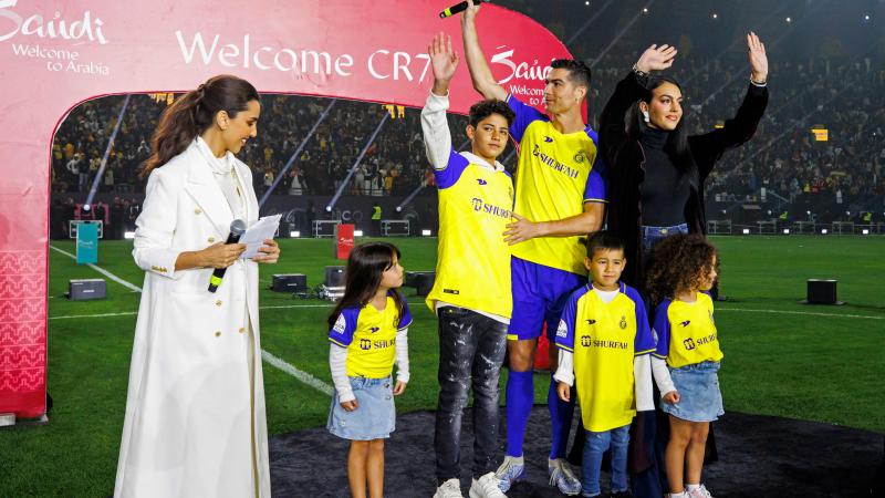 رونالدو وجورجينا والأولاد