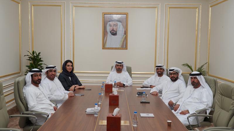 خلال الاجتماع
