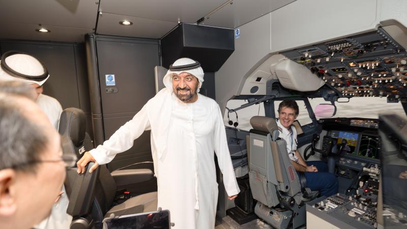 أحمد بن سعيد يتفقد مركز «فلاي دبي» الجديد لتدريب الطيارين