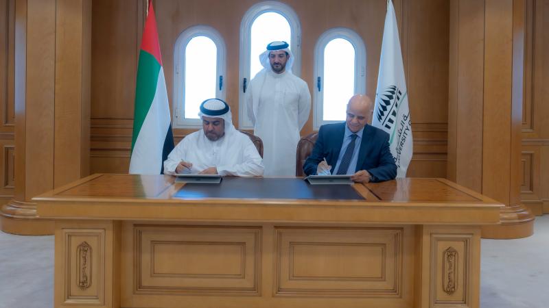 سلطان بن أحمد يشهد توقيع اتفاقية تعاون بين جامعة الشارقة و«الشارقة للإعلام»
