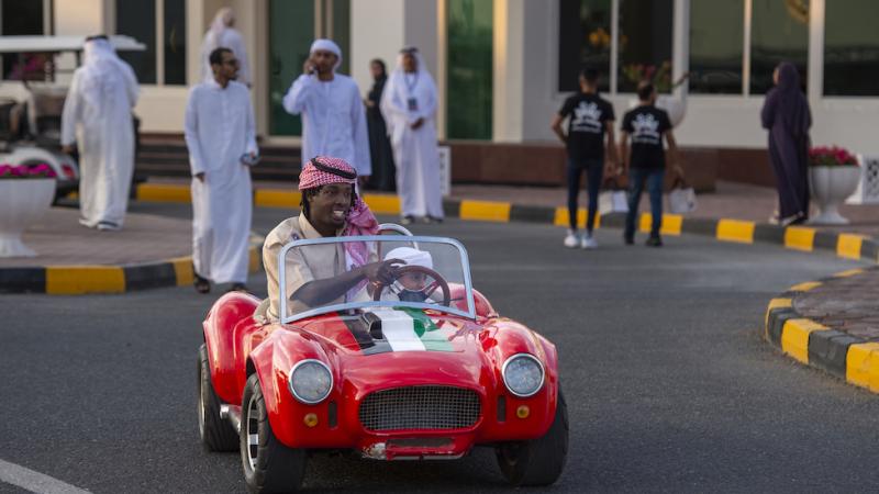 مركبات الأطفال بهجة مهرجان الشارقة للسيارات القديمة