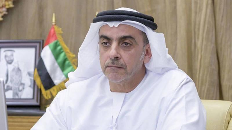 سيف بن زايد: رئيس الدولة شاهد معلمه فبادر بالسلام عليه