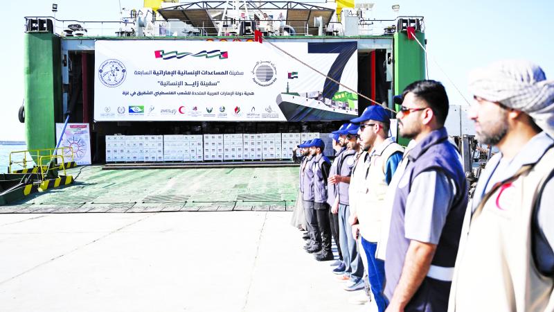 الوفد خلال استقبال السفينة