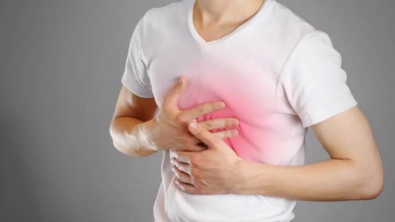 الأطعمة المقلية والمسكنات أبرز مسببات الحموضة في رمضان