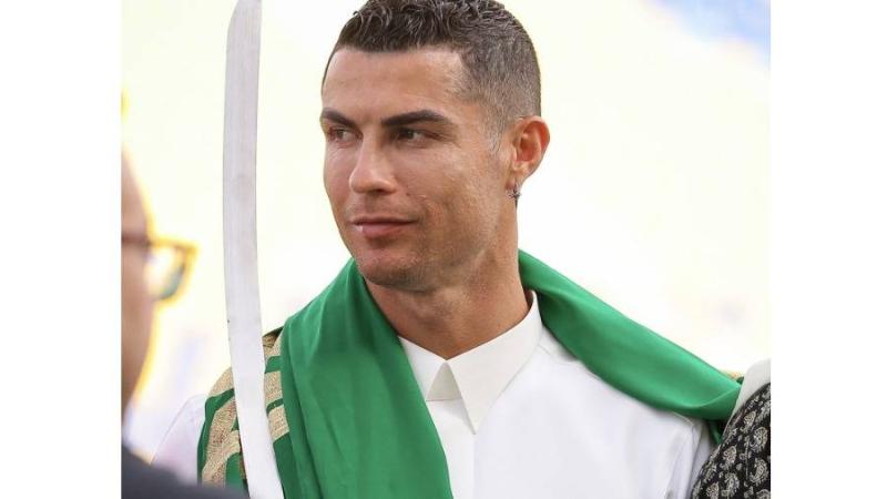 النجم البرتغالي كريستيانو رونالدو لاعب نادي النصر السعودي 