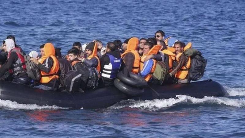 إيطاليا تعلن تفكيك شبكة لتهريب المهاجرين والقبض على 15 مصرياً