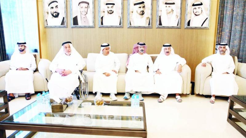 عمار بن حميد وأحمد بن حميد وراشد بن عمار يعزون الأسرة