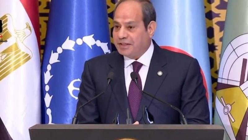 السيسي: لا ينبغي ترك لغة القرآن.. والجيل الجديد لا يتكلم العربية