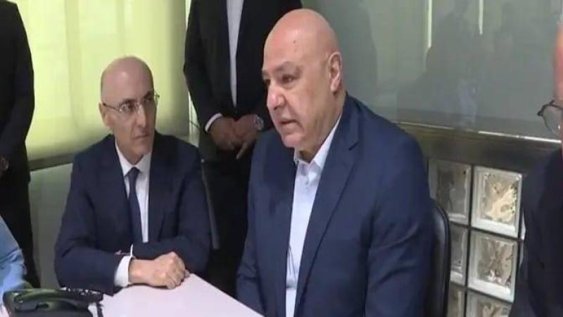 «عبر الخط الساخن».. عون يتفاعل مع شكاوى اللبنانيين أثناء متابعة الانتخابات