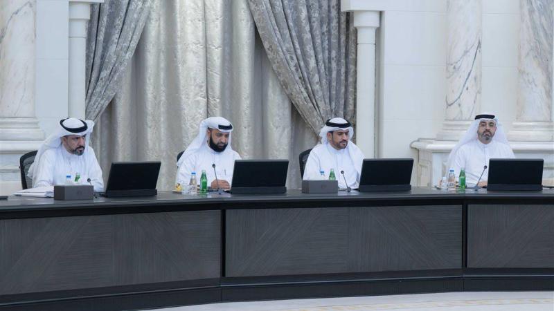 «تنفيذي الشارقة» يكشف ضوابط إجازة الرعاية للأمهات العاملات