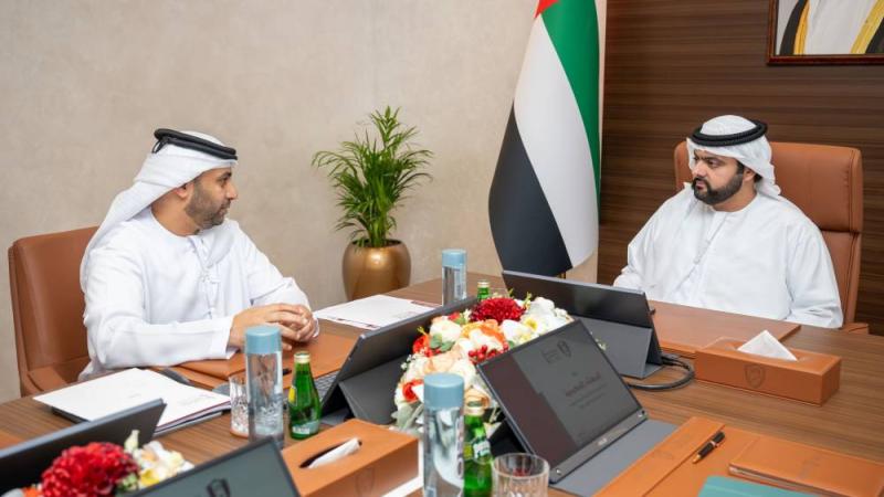محمد الشرقي يلتقي فريق برنامج الفجيرة للتميز الحكومي ويطّلع على مبادراته