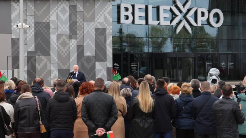 الزيودي يحضر مراسم افتتاح المركز الدولي للمعارض في مينسك