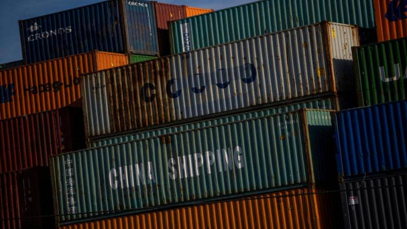 الصادرات الصينية للولايات المتحدة تراجعت 17,6 % خلال شهر