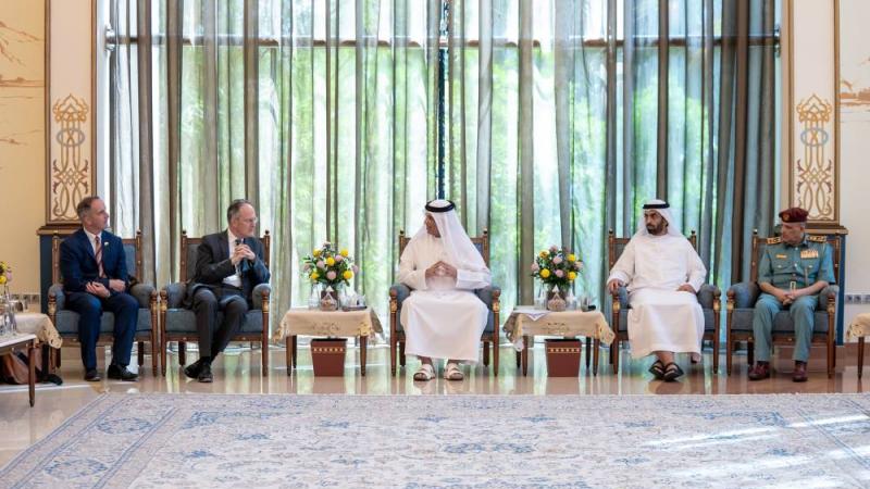 سعود بن صقر يؤكد أهمية الشراكات الدولية في مجالات الدراسات الاستراتيجية