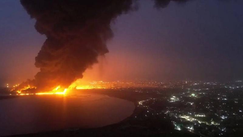 الجيش الإسرائيلي يصدر تحذيراً بإخلاء 3 موانئ في اليمن