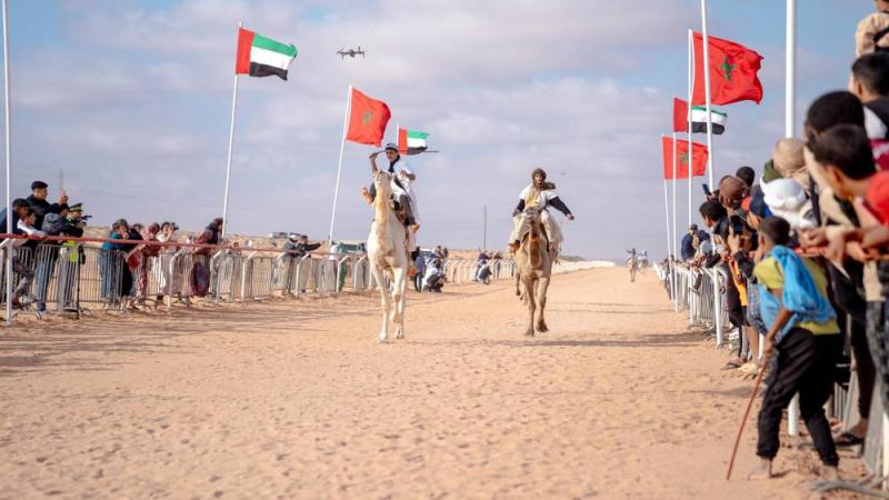 آلاف الزوار لجناح الإمارات في موسم طانطان بالمغرب