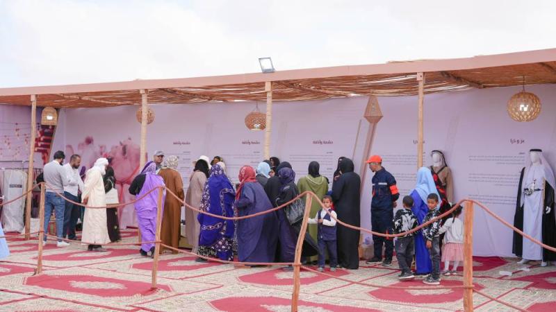 آلاف الزوار لجناح الإمارات في موسم طانطان بالمغرب