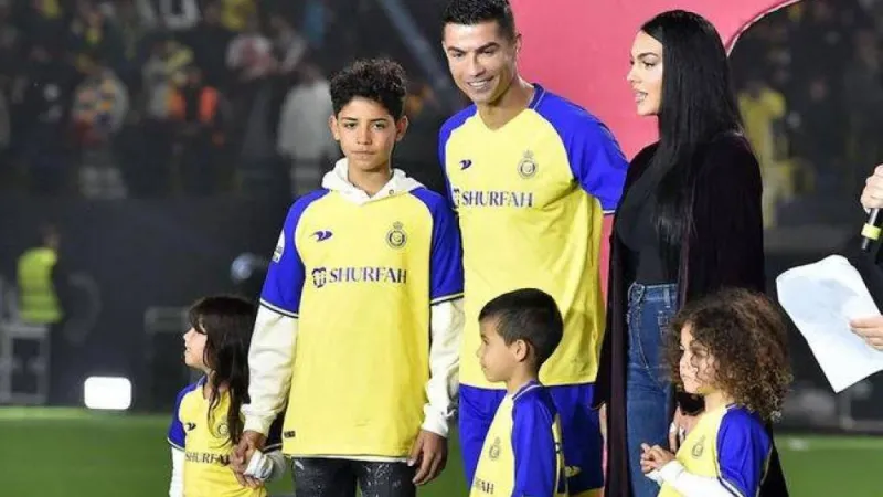 هل ينتقل كريستيانو رونالدو إلى بوتافوغو؟ مدرب الفريق: «لا يمكن قول لا لنجم مثله»