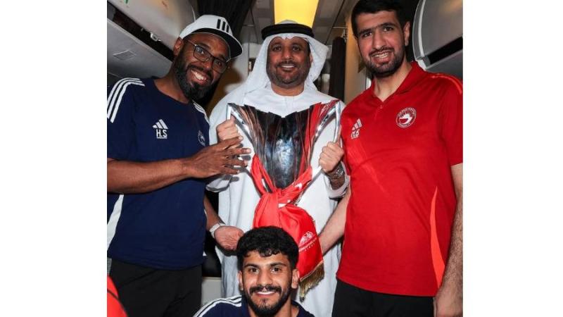 عيسى هلال مع ثلاثي المجلس بالنادي