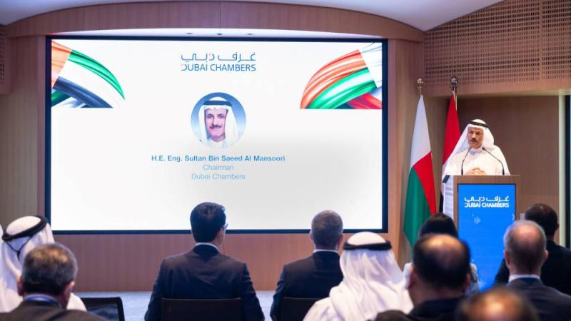سلطان المنصوري يلقي كلمته خلال المنتدى