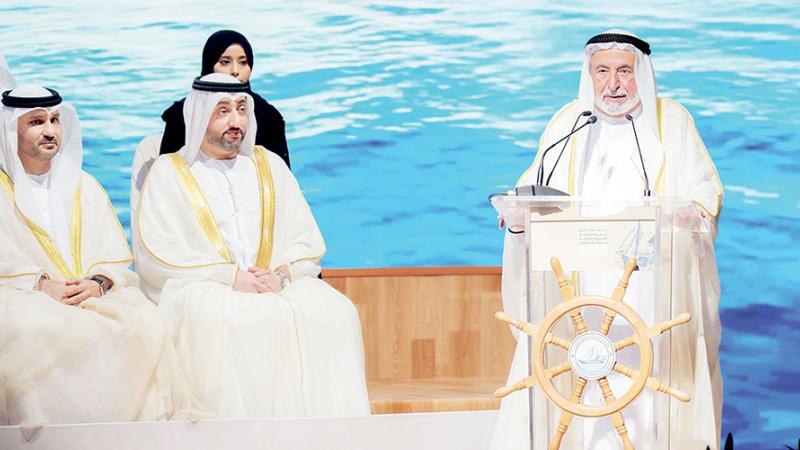 سلطان يلقي كلمته في حفل تخريج الأكاديمية 