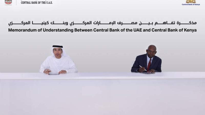 خالد بالعمى وكاماو ثاج خلال توقيع الاتفاقية  
