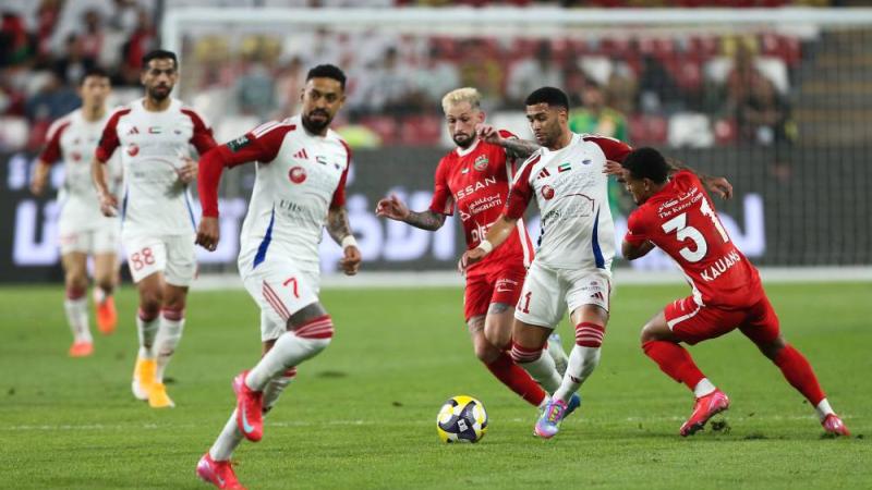 مباراة  فريق الاهلي والشارقة في نهائي كأس رئيس الدولة
